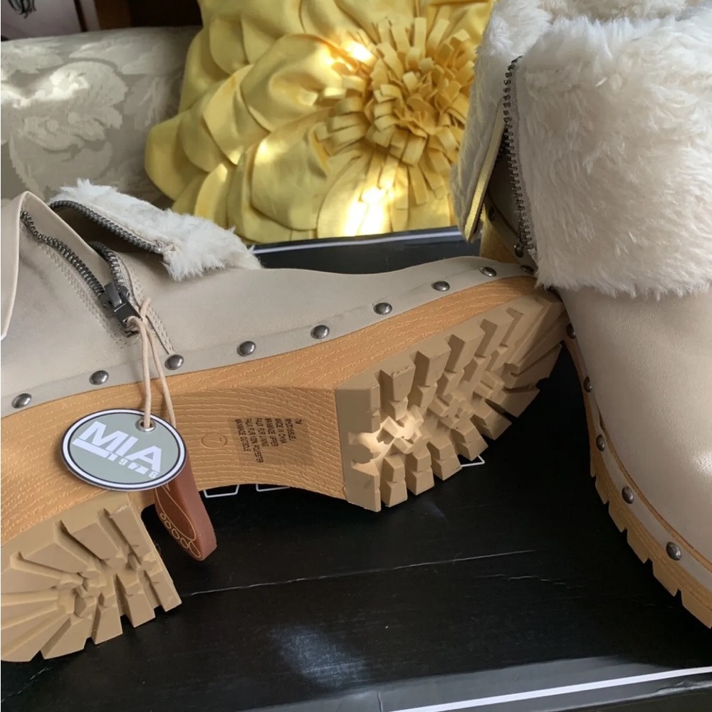 Mia Double Zip Suede Beige Faux Fur Lined Boots (7)